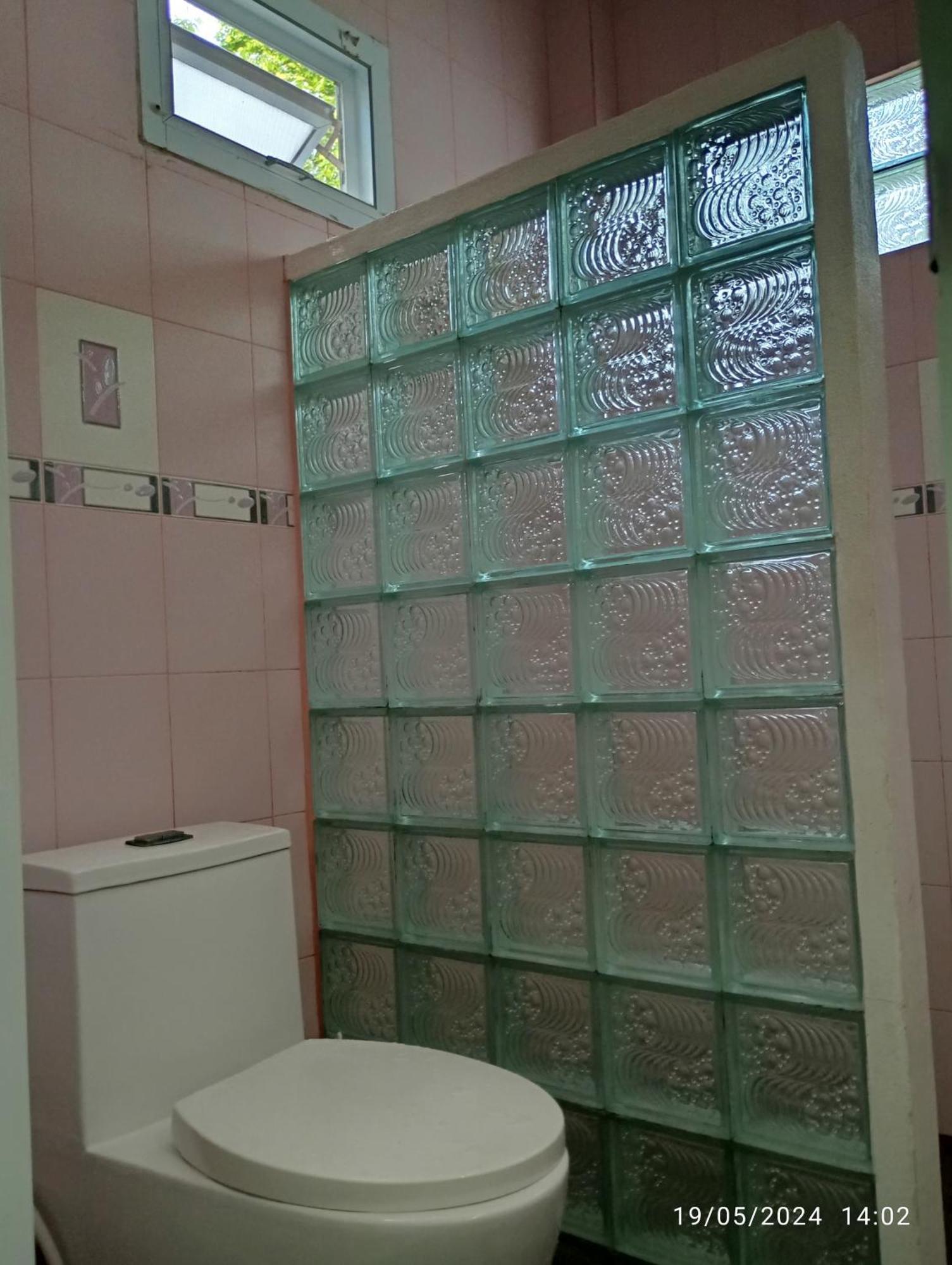 Belinda Home Ko Si Chang Bilik gambar